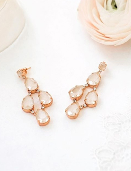 Brautkleider Accessoires von Abrazi Jewelry